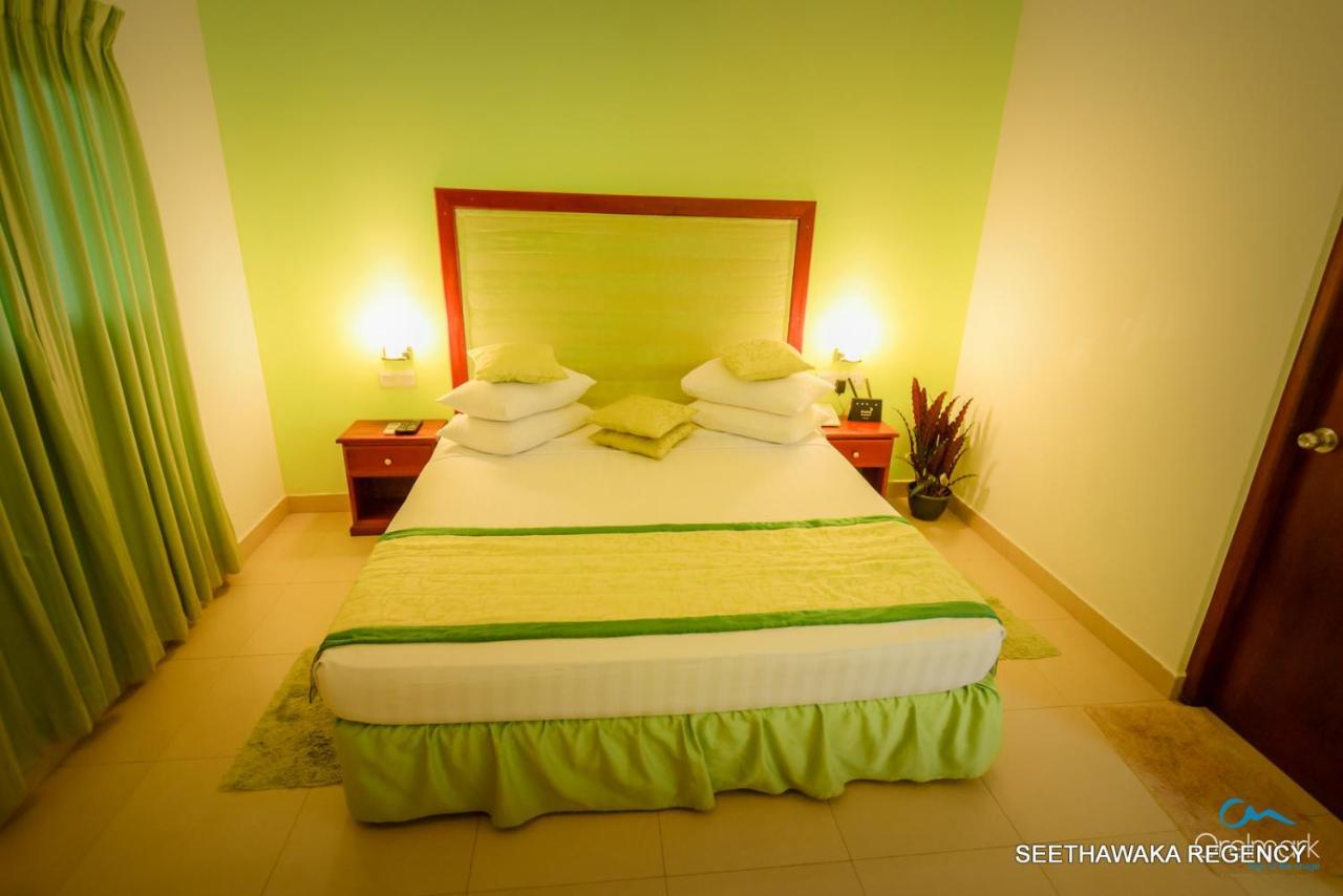 Seethawaka Regency Avissawella Exterior foto